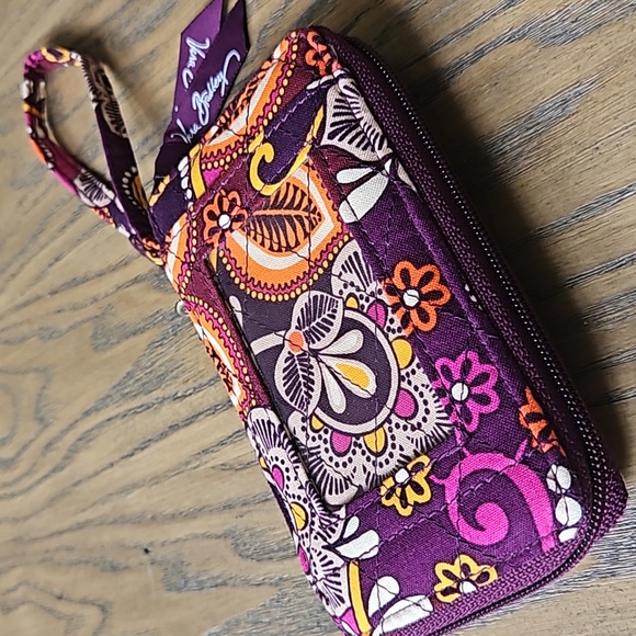 Vera Bradley Mandy Safari Sunset Multicolor Paisley Wristlet - Picture 1 of 4